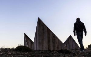 Emmanuele Panzarini, Wooden Cube, installazione site-specific. Vistabella, Castellón (Spagna), 2016.